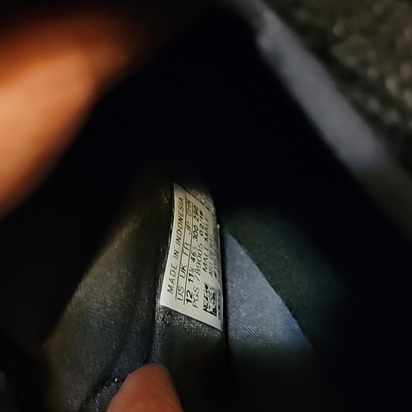 Adidas Cloudfoam Shoes - Picture 6 of 7